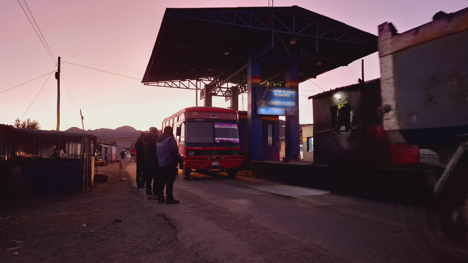 DEFENSORÍA DEL PUEBLO ACOMPAÑA OPERATIVO INTERINSTITUCIONAL QUE IDENTIFICA A 21 ADOLESCENTES QUE SE DIRIGÍAN A REALIZAR TRABAJO MINERO EN POTOSÍ