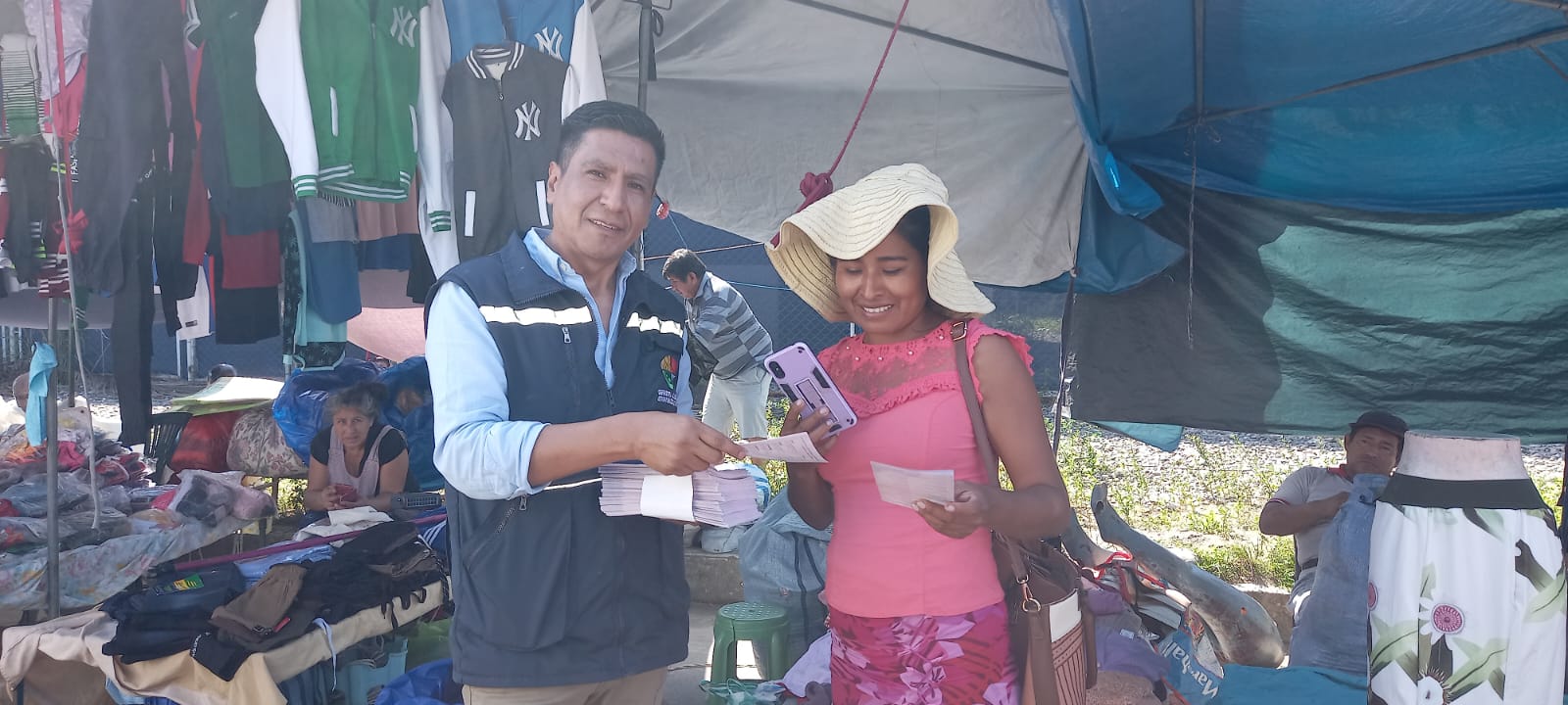 LA DEFENSORÍA DEL PUEBLO REALIZA CAMPAÑA DE PROMOCIÓN Y DIFUSIÓN EN EL MUNICIPIO DE VILLA TUNARI EN CONMEMORACIÓN DEL “DÍA DE LOS DERECHOS DE LA POBLACIÓN CON ORIENTACIÓN SEXUAL DIVERSA EN BOLIVIA”