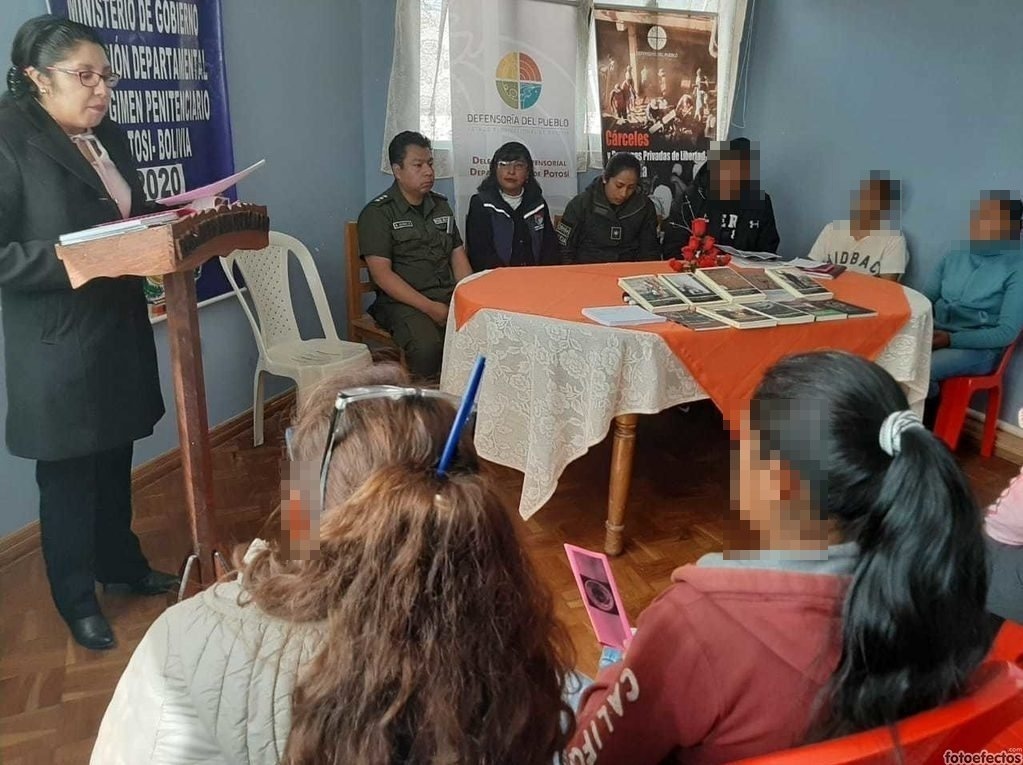 LA DEFENSORÍA DEL PUEBLO INICIA IMPLEMENTACIÓN DE PROYECTO PILOTO “LIBROS POR REJAS” EN EL CENTRO PENITENCIARIO SANTO DOMINGO DE CANTUMARCA