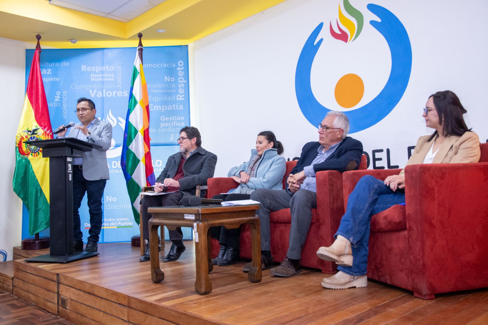 CONVERSATORIOS EN DEMOCRACIA: DEFENSOR DEL PUEBLO IDENTIFICA TRES TEMÁTICAS URGENTES A TRATAR POR EL NUEVO GOBIERNO