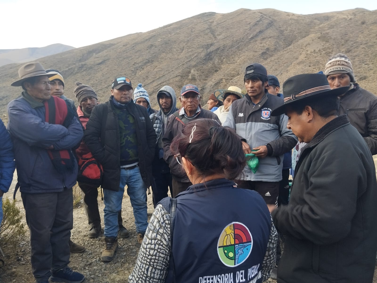 Levantan bloqueo en la ruta Potosí-Tarija tras acuerdo mediado por la Defensoría del Pueblo