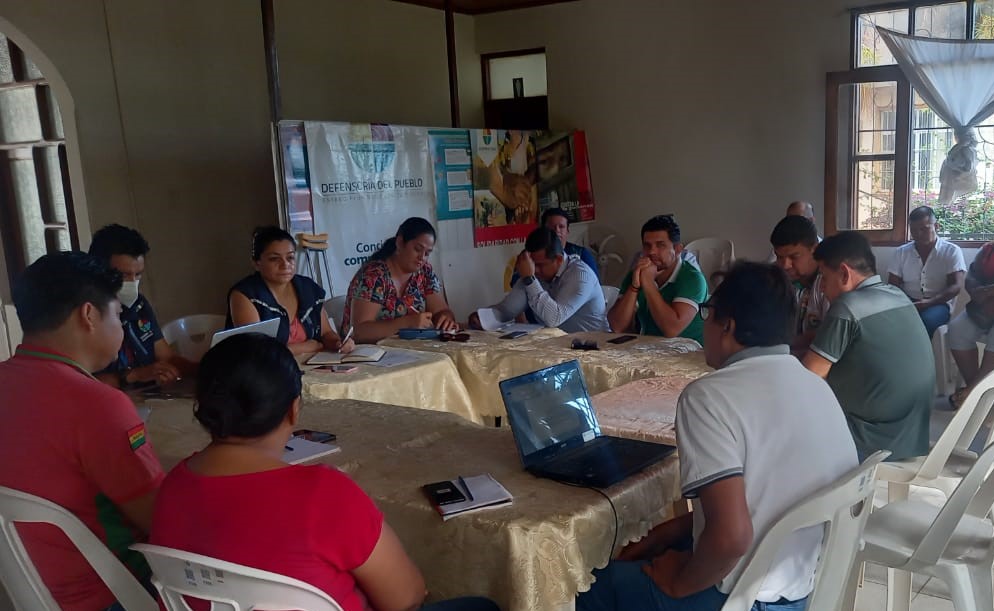 DEFENSORÍA DEL PUEBLO EN PANDO PROMUEVE DIÁLOGO ENTRE TRABAJADORES DE SALUD Y GOBIERNO MUNICIPAL DE COBIJA