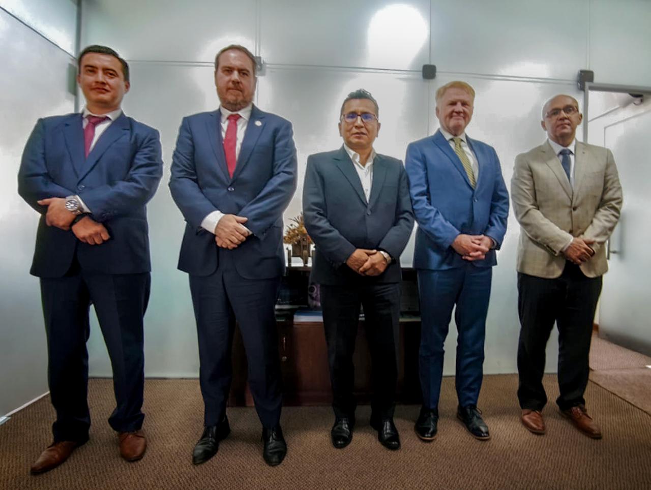 DEFENSOR DEL PUEBLO RECIBE A MISIÓN DE AVANZADA DE LA OEA Y EXPONE SITUACIÓN DE DERECHOS HUMANOS Y CONFLICTIVIDAD EN BOLIVIA