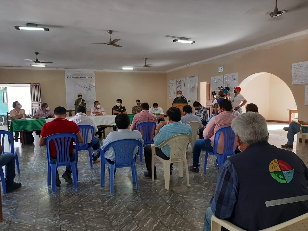 DEFENSORIA DEL PUEBLO PARTICIPA EN REUNIÓN QUE CONCLUYE CON LA FIRMA DE UN ACUERDO ENTRE INSTANCIAS ESTATALES Y LA DIRIGENCIA CIVICA DE PUERTO SUAREZ Y SE LEVANTA EL BLOQUEO DE LA CARRETERA BIOCEANICA