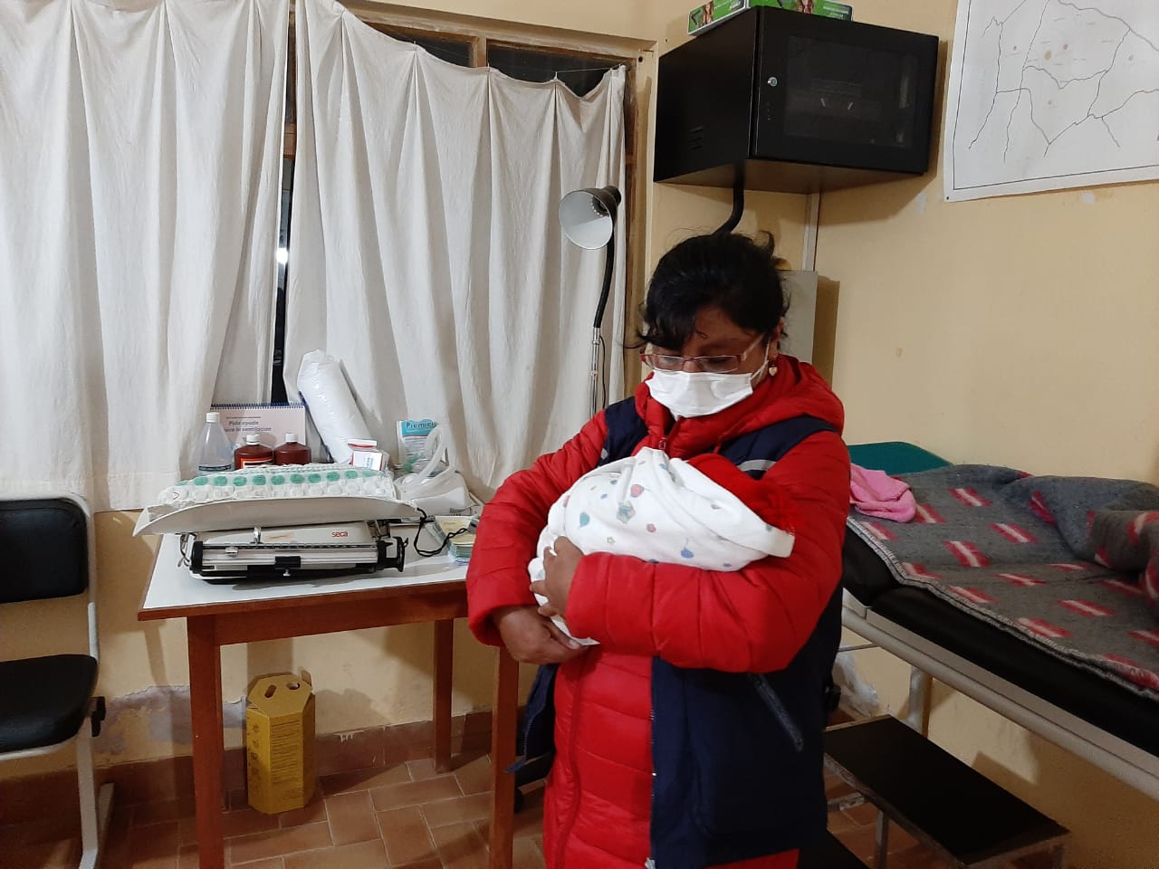 DEFENSORÍA DEL PUEBLO SOCORRE A RECIÉN NACIDO ABANDONADO EN UN BASURERO Y VIABILIZA ATENCIÓN MÉDICA