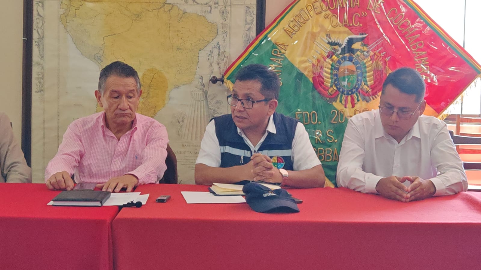 Defensor del Pueblo se reúne con sectores productivos de Cochabamba y escucha sus demandas