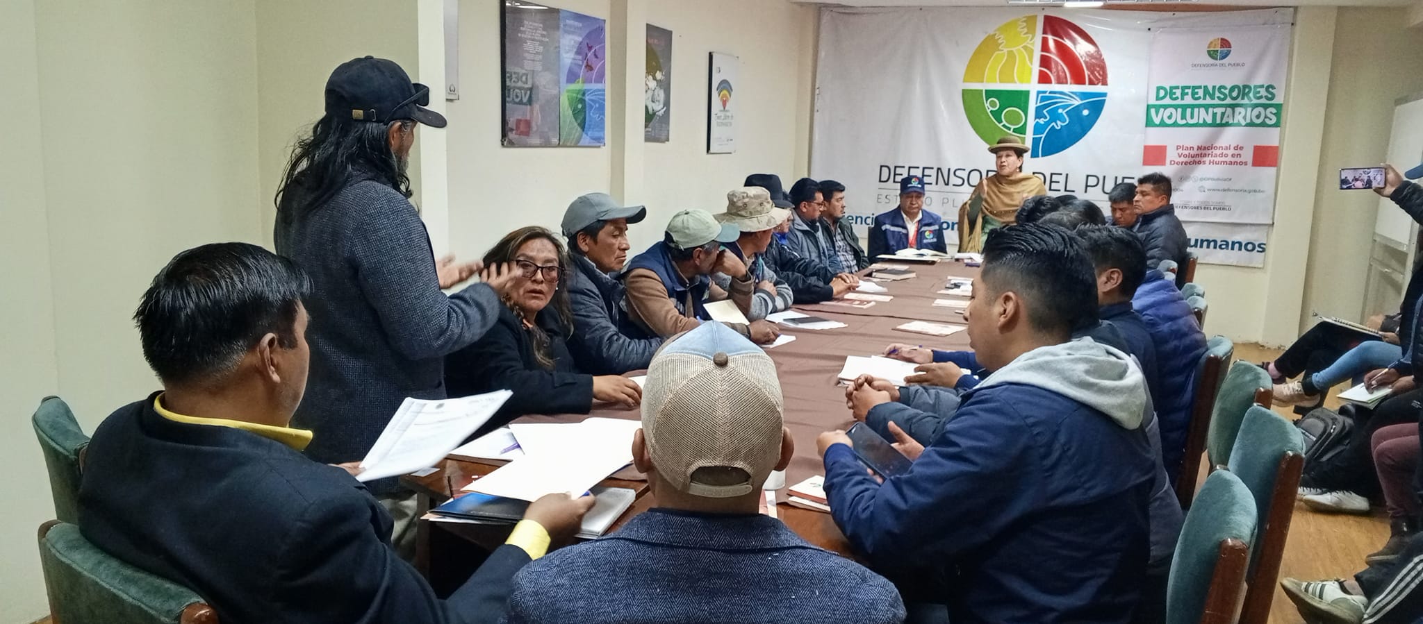 DEFENSORÍA DEL PUEBLO PROMUEVE DIÁLOGO Y LOGRA LA SUSCRIPCIÓN DE UN ACTA DE CONFORMIDAD ENTRE PRODUCTORES DE LURIBAY EN HUELGA Y CONCEJALES DE EL ALTO