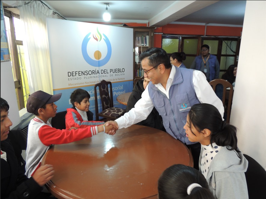 NIÑOS POTOSINOS NOMBRAN AL DEFENSOR DEL PUEBLO PORTAVOZ DE SUS DEMANDAS ANTE AUTORIDADES NACIONALES
