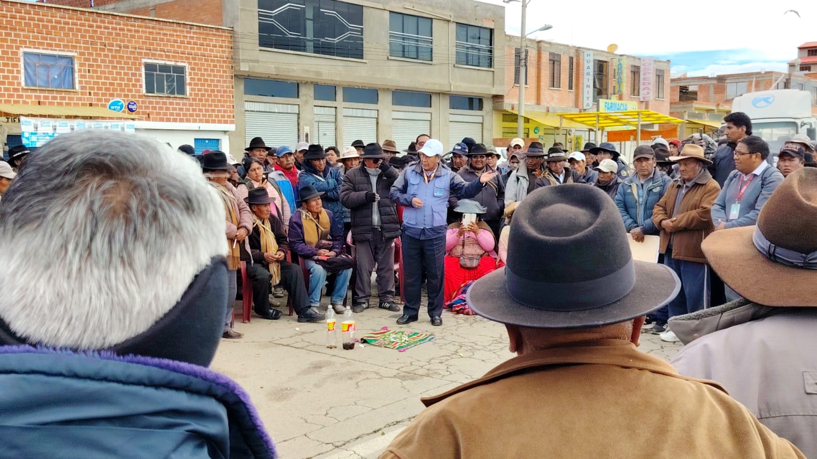 DEFENSORÍA DEL PUEBLO PROMUEVE DIÁLOGO Y LOGRA COMPROMISO PARA TARIFA TRANSITORIA EN HUARINA