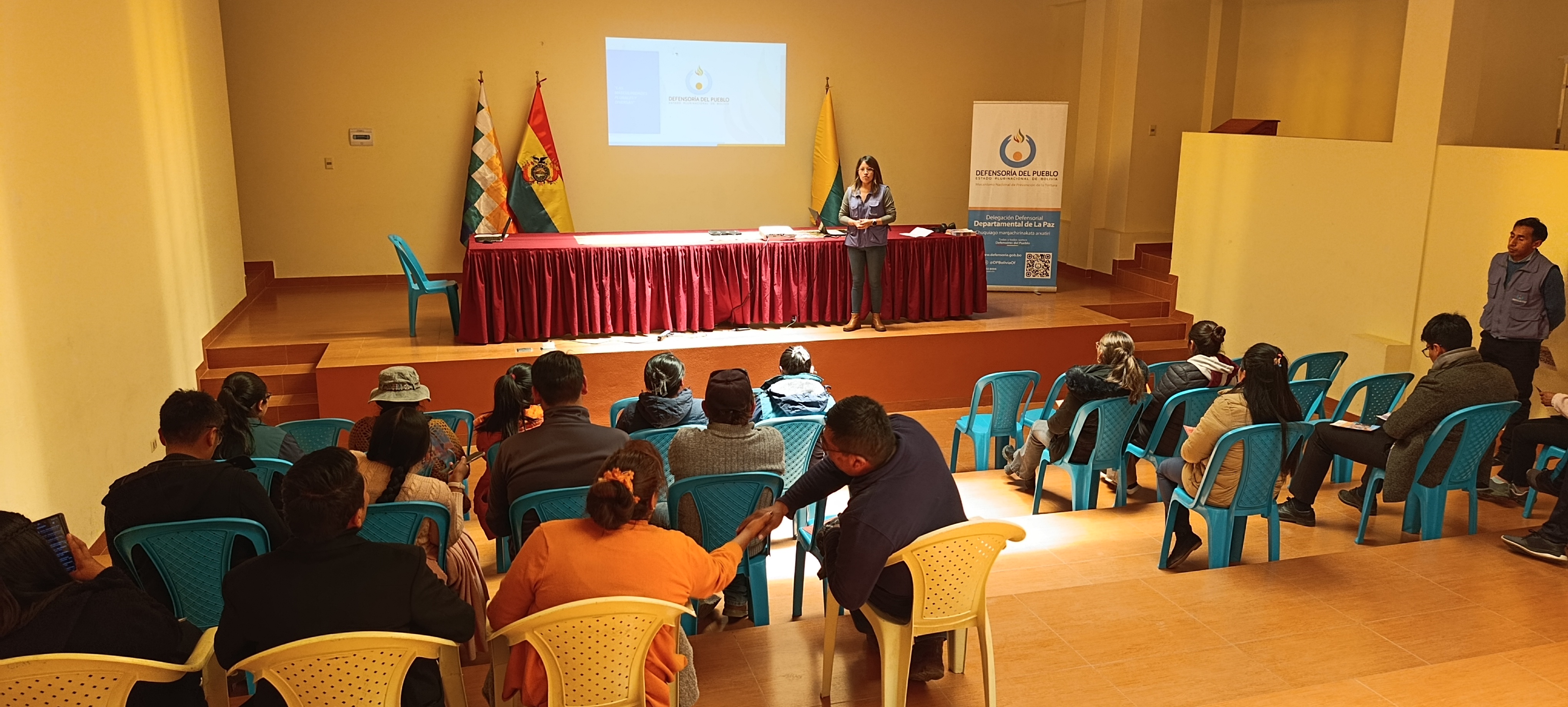 DEFENSORÍA DEL PUEBLO FORMA EN MASCULINIDADES PLURALES Y DIVERSAS A FUNCIONARIAS Y FUNCIONARIOS MUNICIPALES DE PATACAMAYA