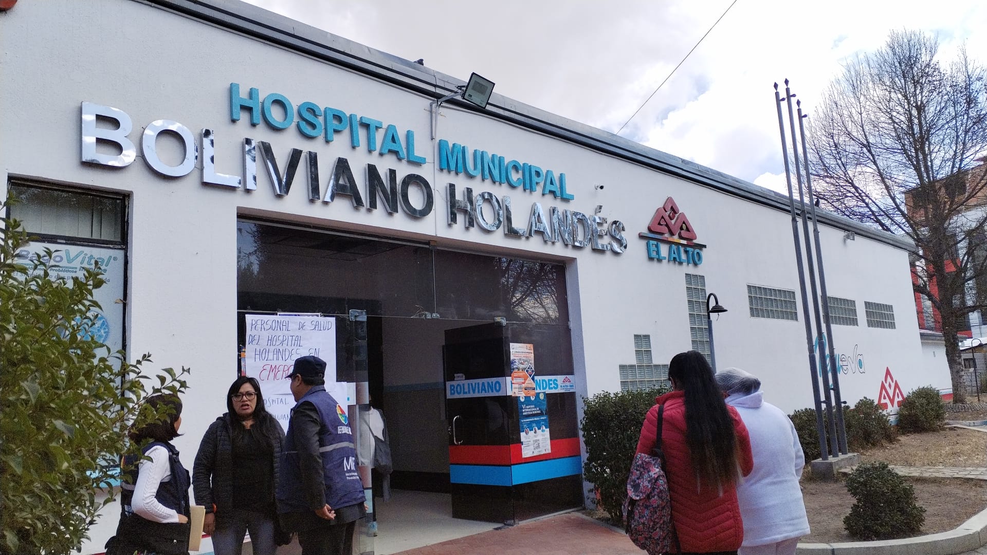 DEFENSORÍA DEL PUEBLO EXHORTA A LA GOBERNACIÓN Y ALCALDÍA ALTEÑA EXTREMAR ESFUERZOS PARA SUBSANAR SITUACIÓN ADMINISTRATIVA DEL HOSPITAL BOLIVIANO HOLANDÉS PARA NO PERJUDICAR LA ATENCIÓN DE PACIENTES Y ENFERMOS RENALES