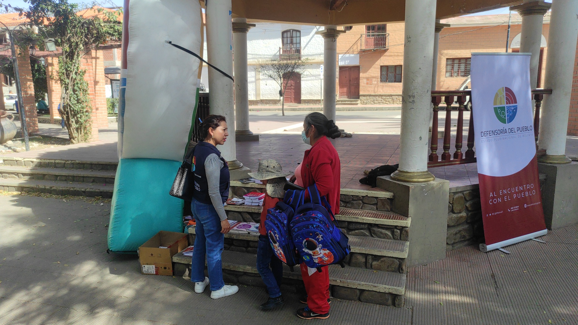 LA DEFENSORÍA DEL PUEBLO MÓVIL BUSCA FORTALECER LAZOS CON LA COMUNIDAD Y ATENDER SUS NECESIDADES EN MATERIA DE DERECHOS HUMANOS EN TARIJA