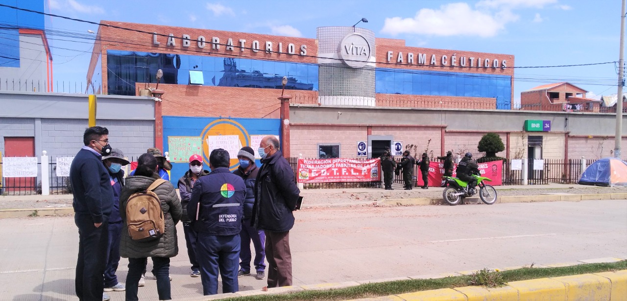 Defensoría del Pueblo realiza gestiones para un acercamiento en el conflicto de trabajadores y ejecutivos de Laboratorios VITA