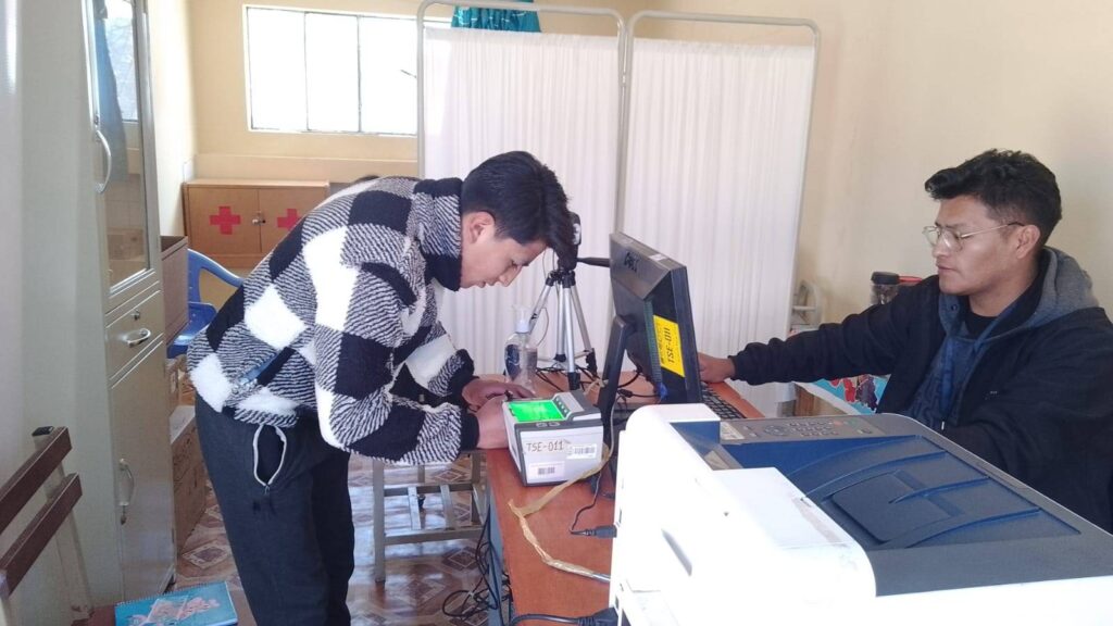 DEFENSOR DEL PUEBLO CONVOCA A LA JUVENTUD AL EMPADRONAMIENTO BIOMÉTRICO MASIVO: “PARTICIPA Y HAZ VALER TU VOZ"