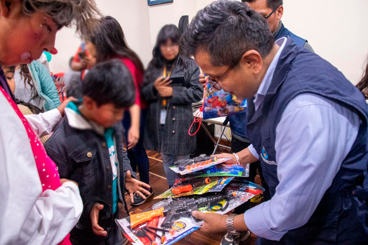 DEFENSORÍA DEL PUEBLO COMPARTE AGASAJO CON NIÑAS Y NIÑOS DE LA REDBOL