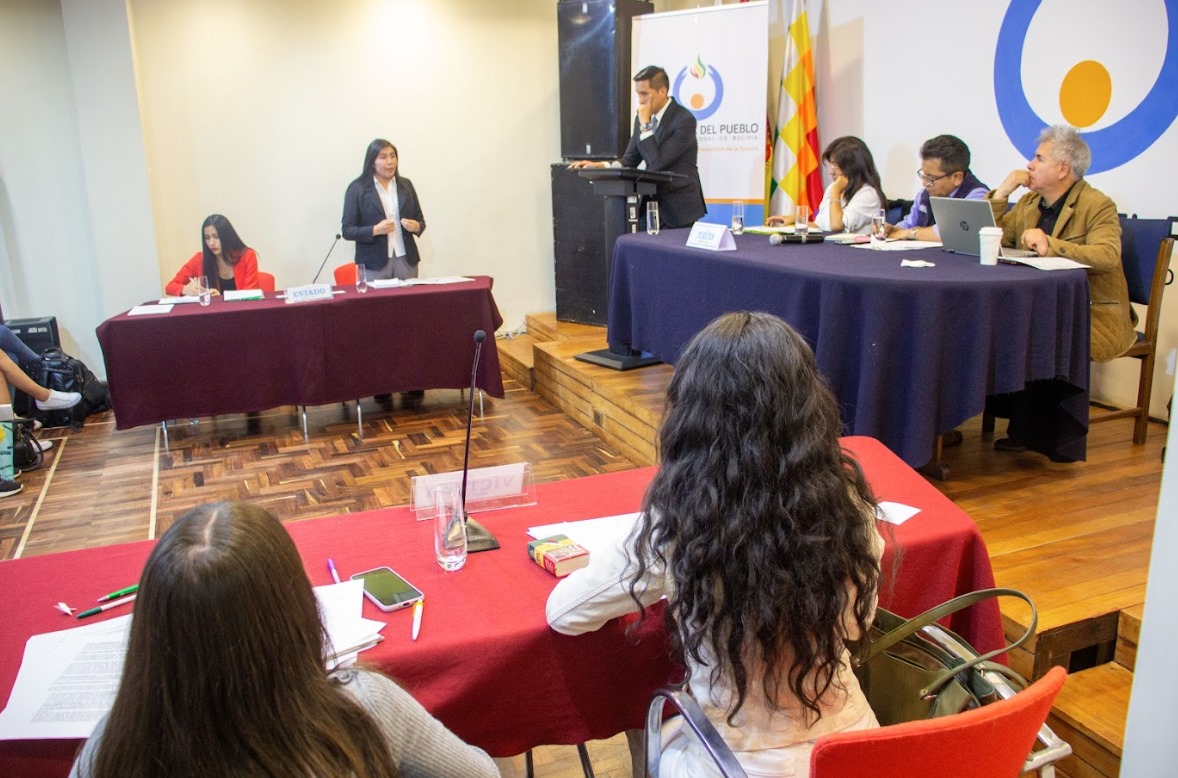 UCB TRIUNFA EN EL PRIMER MOOT COURT DE DERECHOS HUMANOS IMPULSADO POR LA DEFENSORÍA DEL PUEBLO