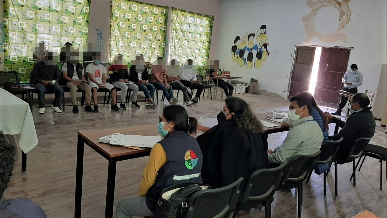 DEFENSORÍA DEL PUEBLO CULMINÓ EL PROGRAMA “LIBROS POR SUEÑOS” QUE COADYUVÓ EN LA REHABILITACIÓN DE ADOLESCENTES CON RESPONSABILIDAD PENAL EN COCHABAMBA