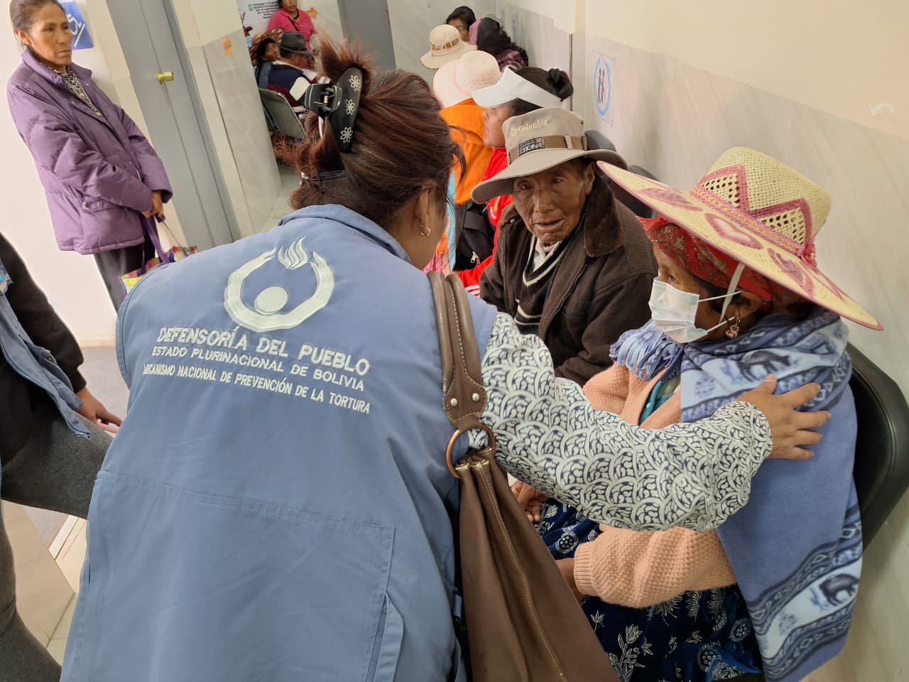 ORURO: DEFENSORÍA DEL PUEBLO LOGRA RESTITUIR DERECHOS FUNDAMENTALES DE UN ADULTO MAYOR Y SU HIJA CON DISCAPACIDAD EN SITUACIÓN DE ABANDONO