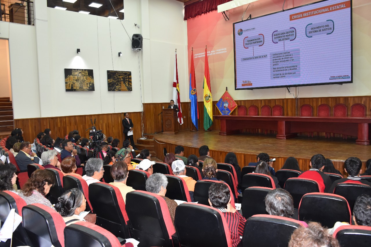 INFORME DE GESTIÓN: La Defensoría del Pueblo hizo incidencia en 185 unidades educativas y benefició a 35 mil estudiantes con acciones defensoriales