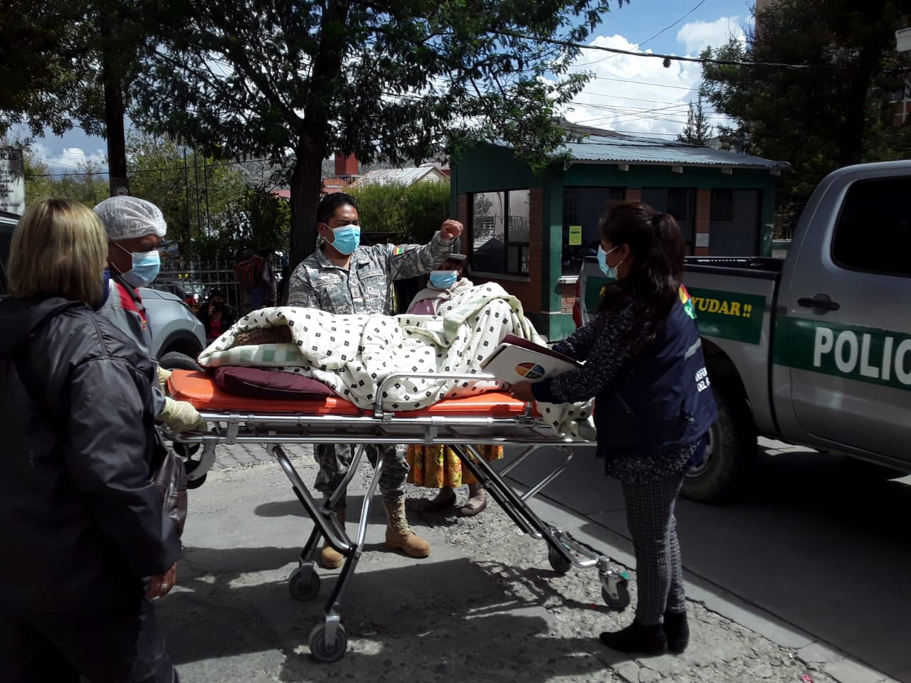 DEFENSORÍA DEL PUEBLO LOGRA RESCATE DE PERSONA ADULTA MAYOR Y VIABILIZA ATENCIÓN MEDICA EN EL HOSPITAL DE CLÍNICAS