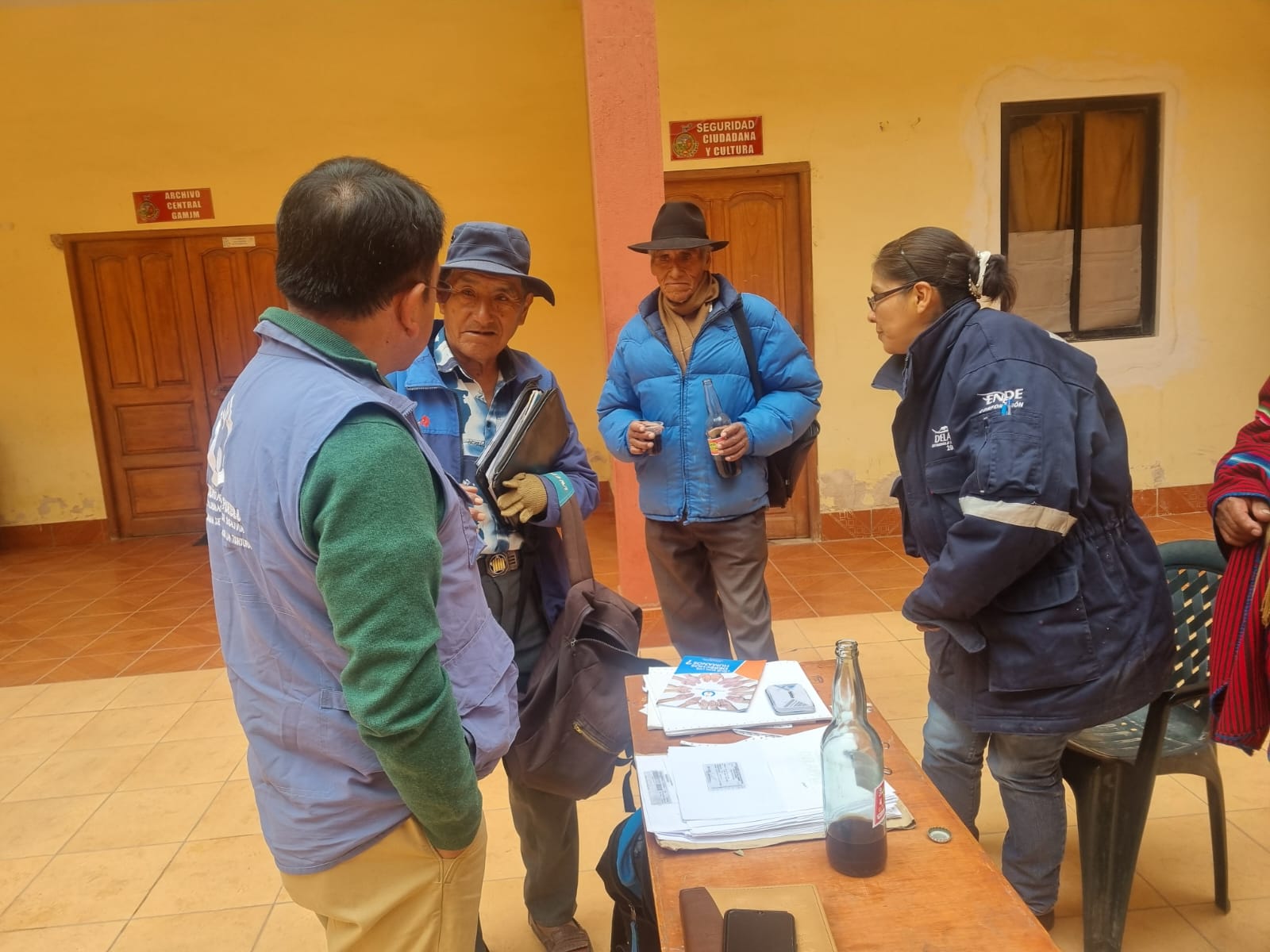 DEFENSORÍA DEL PUEBLO VIABILIZA ACCESO AL  DESCUENTO DEL 20% EN LA FACTURA DE LUZ A ADULTAS MAYORES EN JESÚS DE MACHACA