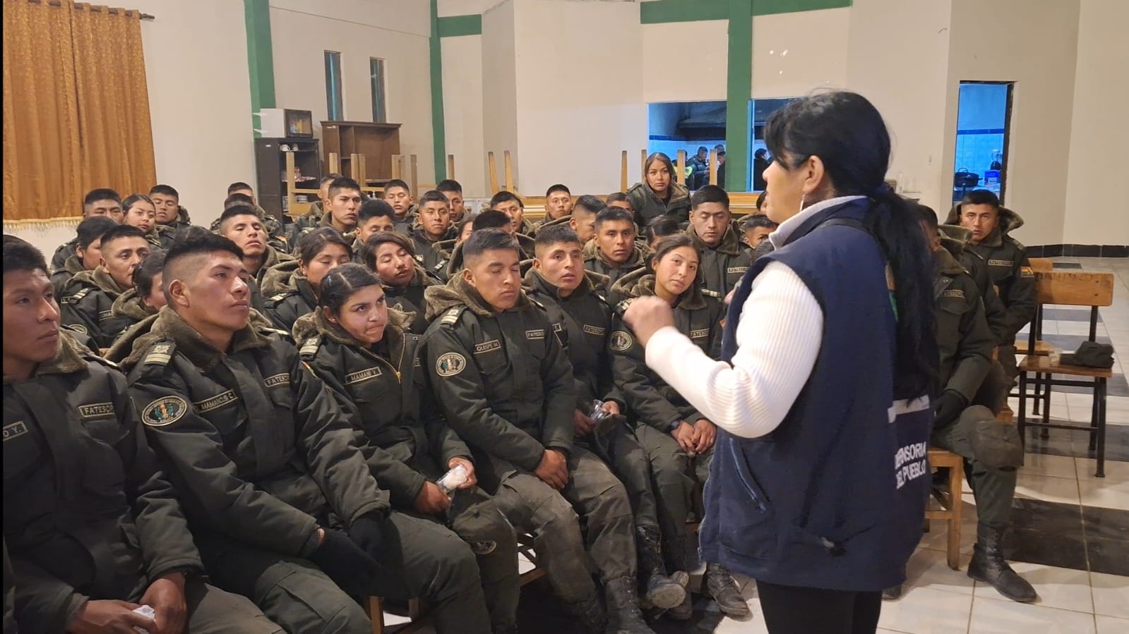 PERSONAL DE LA DELEGACIÓN DEFENSORIAL DE ORURO DESARROLLÓ UN VIDEO DEBATE CON ALUMNOS DE LA FATESCIPOL CARACOLLO PARA REFLEXIONAR SOBRE LA VIOLENCIA A LA MUJER