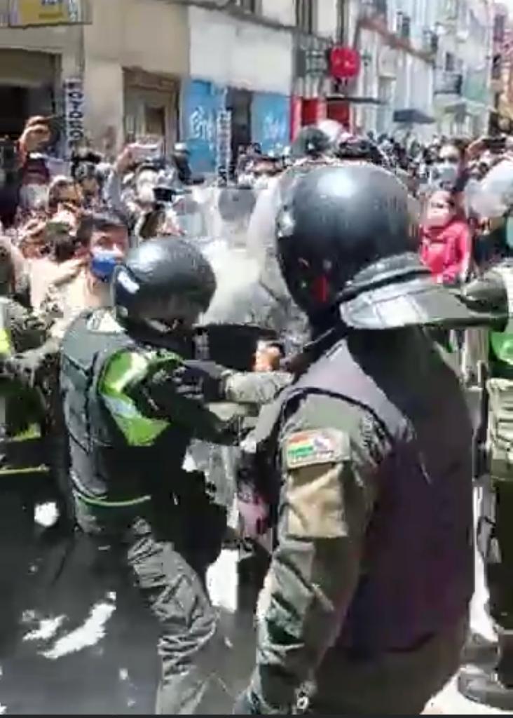 Defensoría del Pueblo condena afectación a trabajadores de la prensa y demanda al Estado protección y garantías para su labor periodística