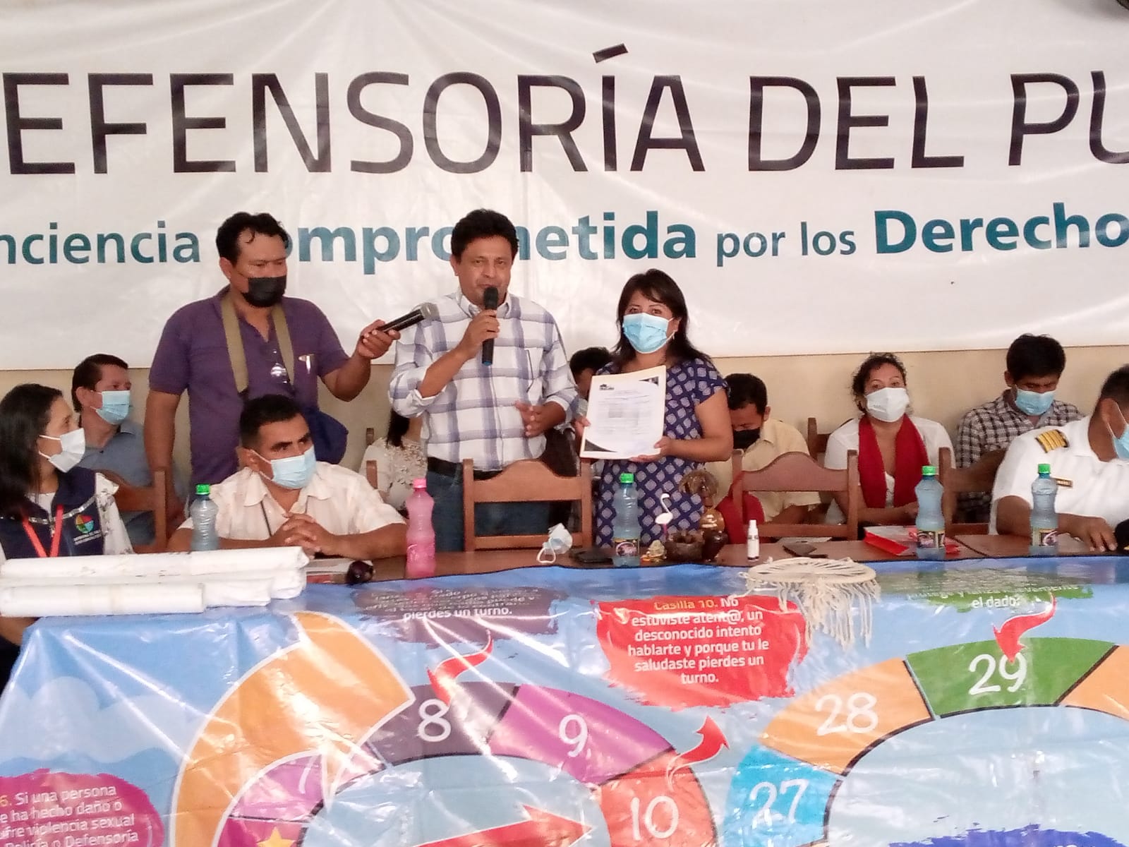 GOBIERNO MUNICIPAL DE RIBERALTA ENTREGA A LA DEFENSORA DEL PUEBLO REGLAMENTO INTERNO ADECUADO A LA LEY 243 PARA PREVENIR EL ACOSO Y VIOLENCIA POLÍTICA