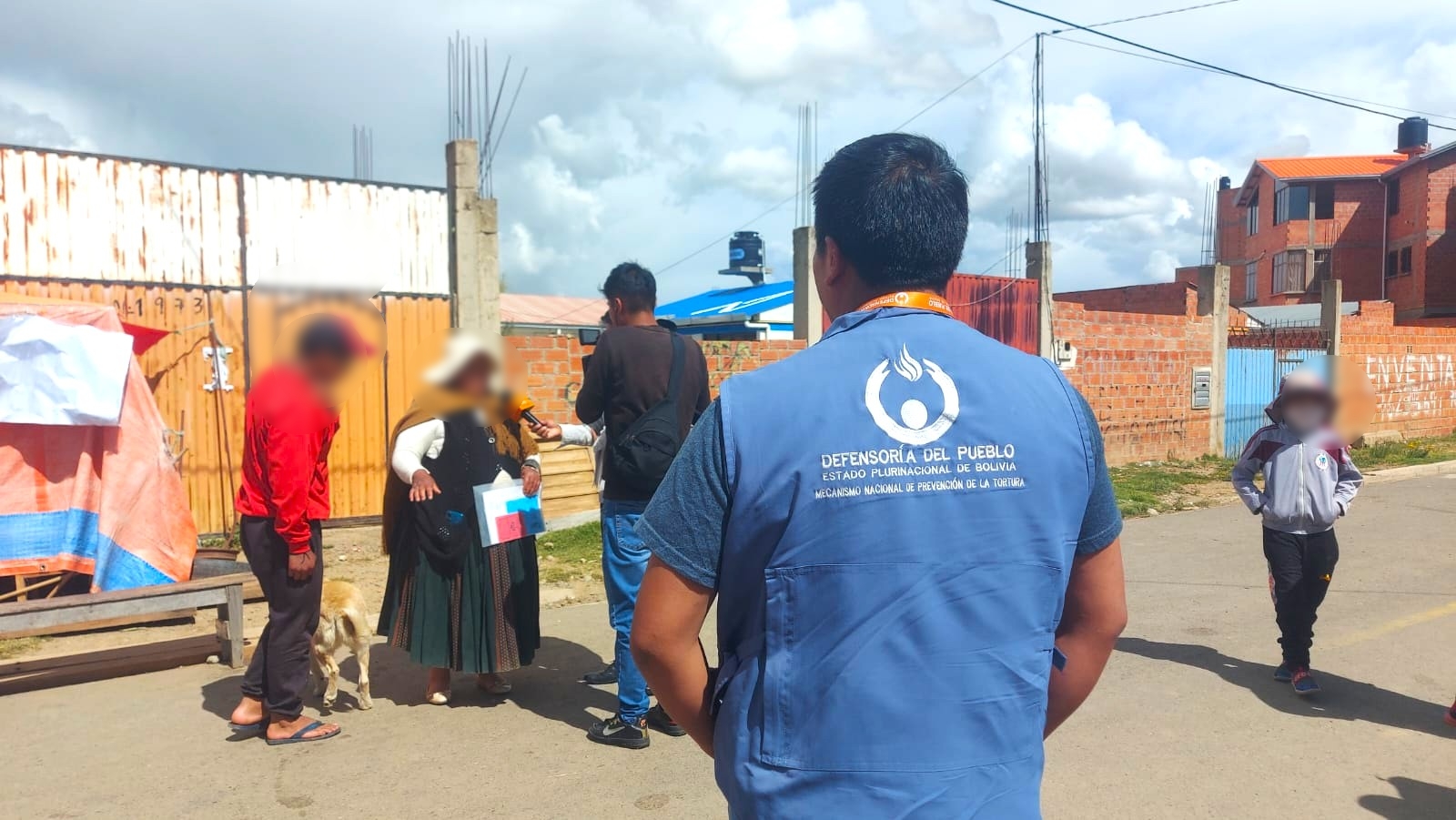 DEFENSORÍA DEL PUEBLO ACTIVA ACCIONES DE PROTECCIÓN A FAMILIA EN SITUACIÓN DE VULNERABILIDAD EN EL ALTO