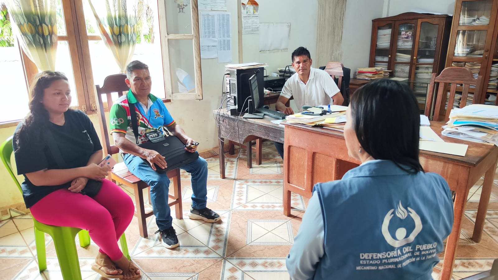 DEFENSORÍA DEL PUEBLO GESTIONA RECONEXIÓN DE ENERGÍA Y RESTITUYE EL DERECHO A LA EDUCACIÓN DE ESTUDIANTES DEL INCOS GUAYARAMERÍN