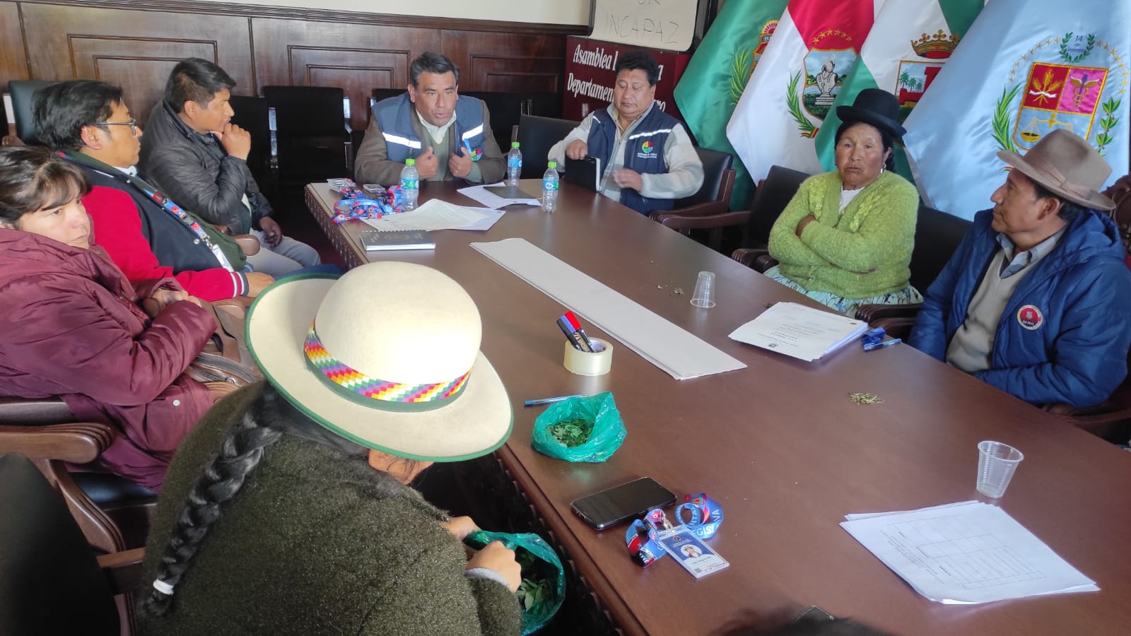 CON MEDIACIÓN DE LA DEFENSORÍA DEL PUEBLO EN ORURO, ASAMBLEÍSTAS DEPARTAMENTALES LEVANTAN HUELGA DE HAMBRE TRAS SIETE DÍAS DE LA EXTREMA MEDIDA