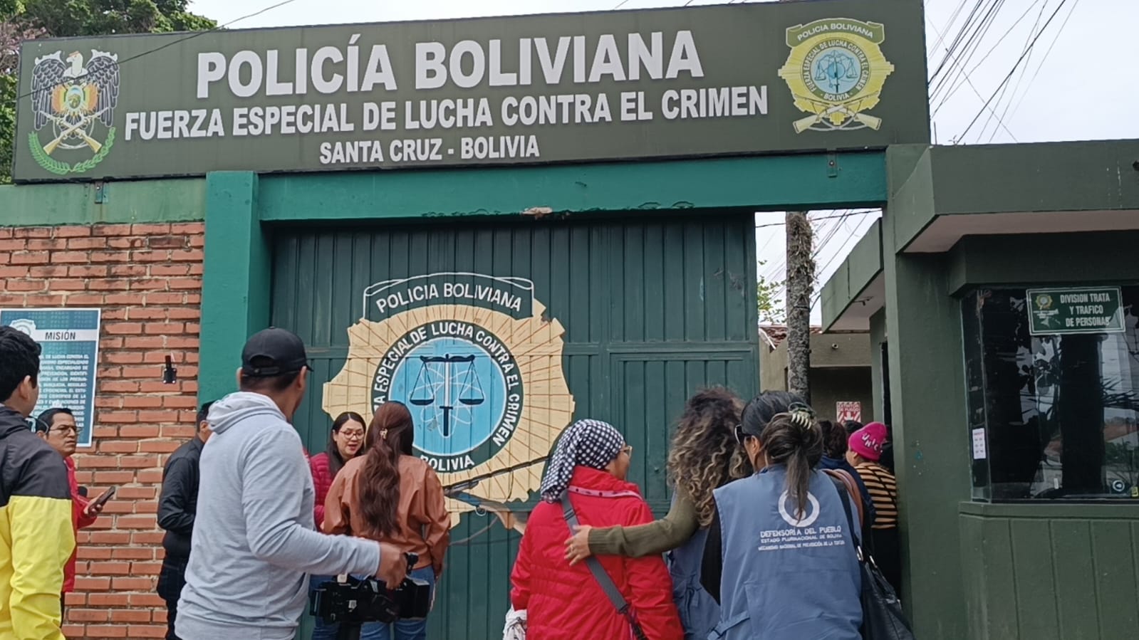 DEFENSOR DEL PUEBLO RECHAZA ATENTADO A LA LIBERTAD DE EXPRESIÓN E INVESTIGA LA DETENCIÓN DE UN CREADOR DE CONTENIDOS EN SANTA CRUZ