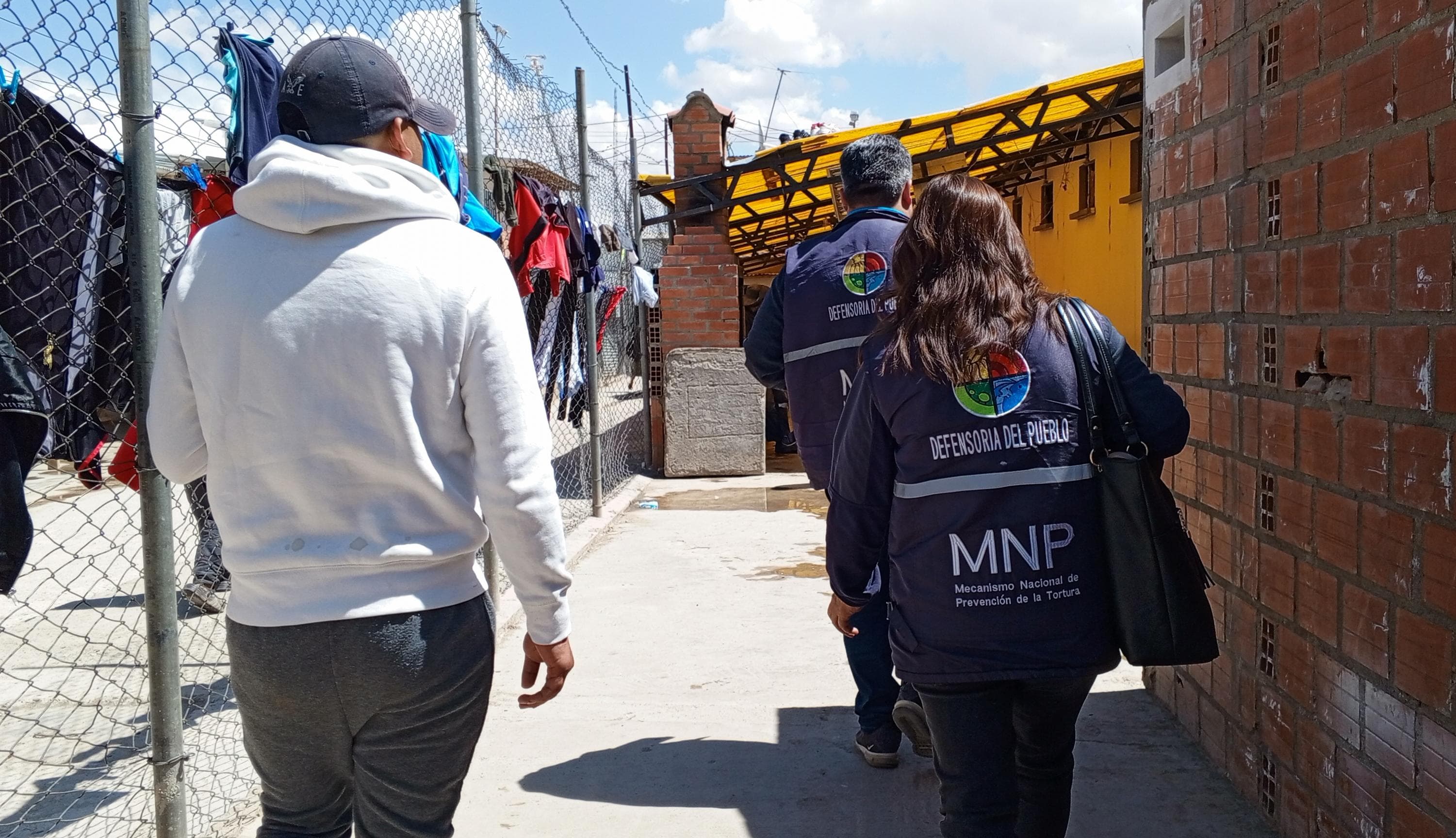 DEFENSORÍA DEL PUEBLO REALIZA SEGUIMIENTO A CASO DE PRIVADOS DE LIBERTAD HERIDOS EN PELEA EN EL PENAL DE CHONCHOCORO