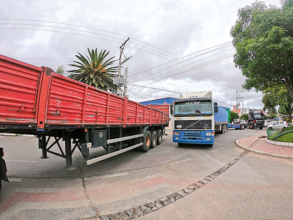 Defensoría del Pueblo exhorta al transporte de Chuquisaca a ejercer su derecho a la protesta en el marco del respeto y la tolerancia