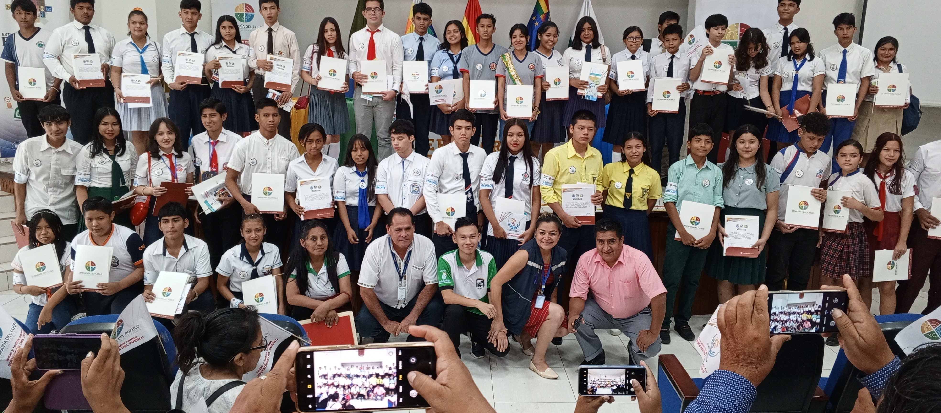 52 DEFENSORES Y DEFENSORAS ESTUDIANTILES EN COBIJA, FUERON OFICIALMENTE POSESIONADOS PARA EJERCER SU LABOR EN LA VISIBILIZACIÓN DE VIOLENCIA ENTRE PARES