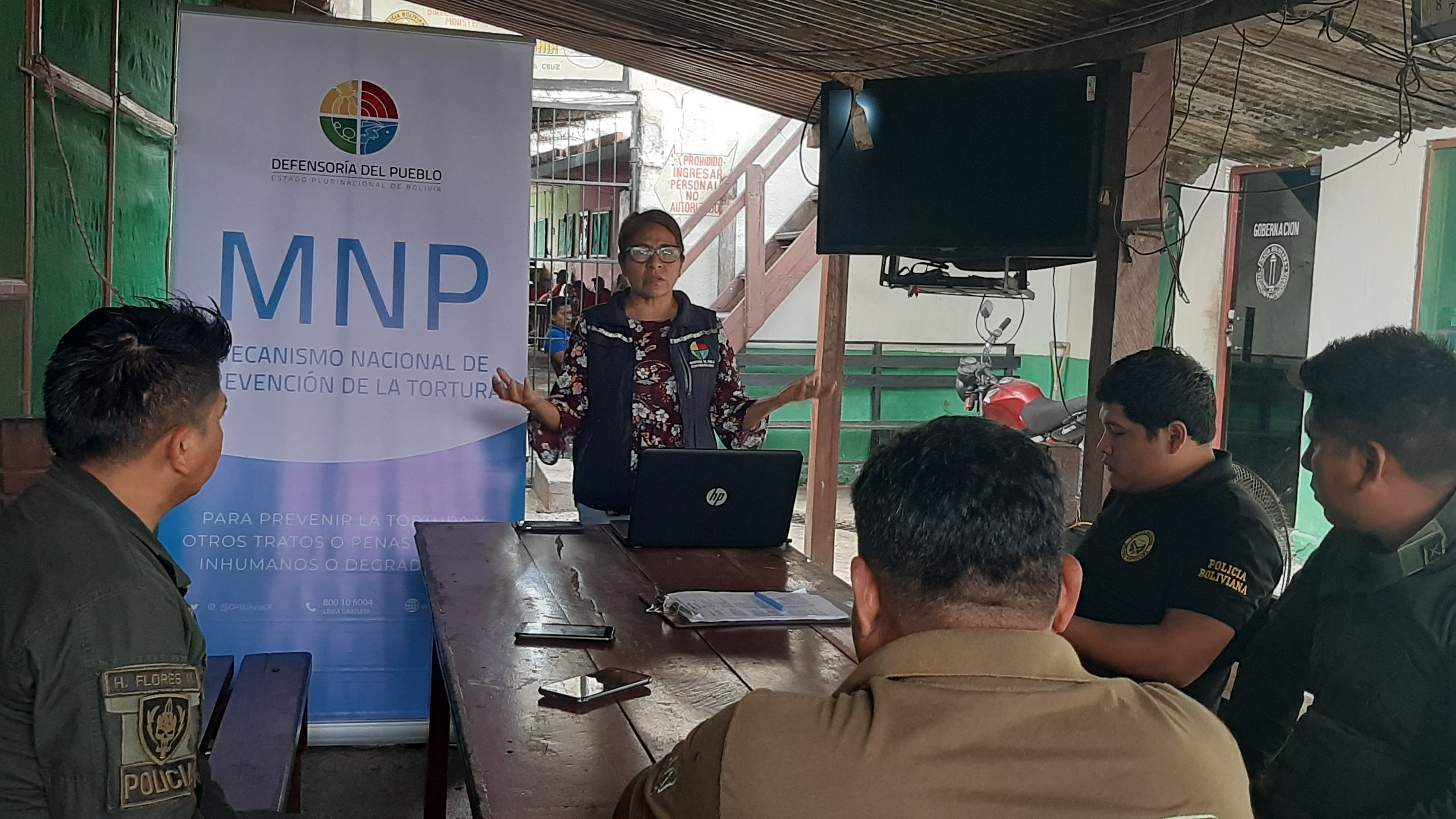 EN PUERTO SUAREZ PERSONAL DE SEGURIDAD PENITENCIARIA PARTICIPA Y CONOCE LAS ATRIBUCIONES DEL MECANISMO DE PREVENCION DE LA TORTURA ESTABLECIDAS PARA LA DEFENSORIA DEL PUEBLO