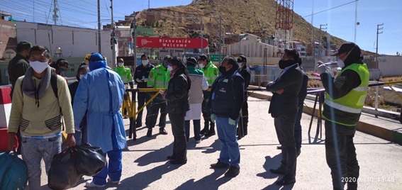 DEFENSORÍA DEL PUEBLO VELA VIGENCIA DE DERECHOS HUMANOS DE CONNACIONALES   ADOLESCENTES QUE INGRESARON POR LA FRONTERA DESAGUADERO