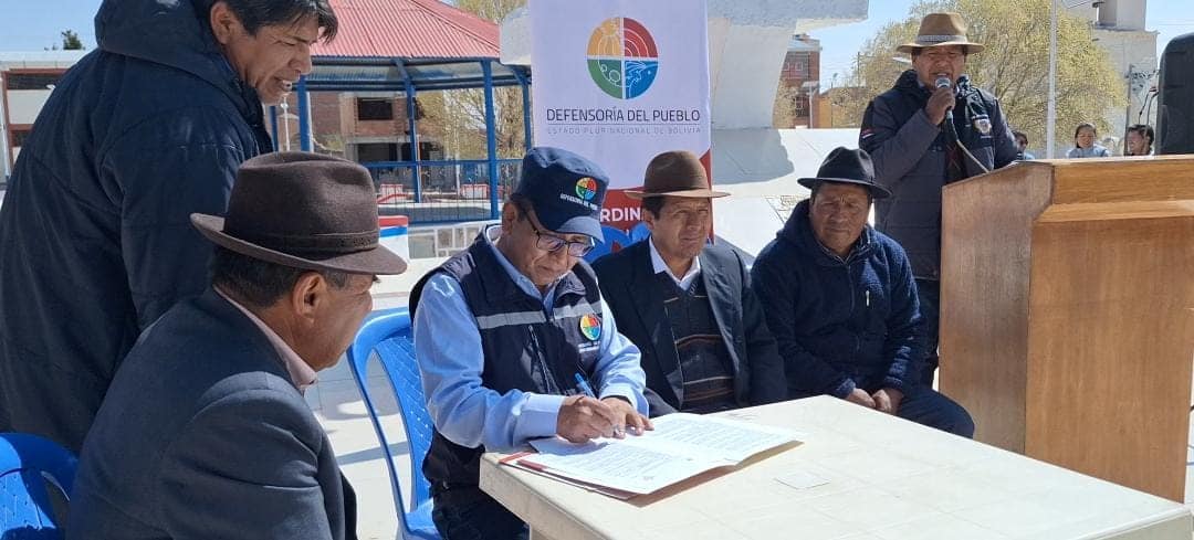 DEFENSOR DEL PUEBLO SUSCRIBE CONVENIO INTERINSTITUCIONAL CON EL MUNICIPIO DE SABAYA