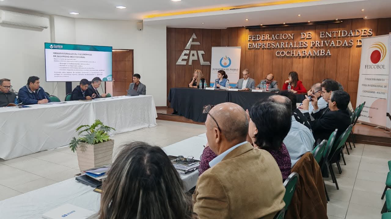 DEFENSORÍA DEL PUEBLO Y FEPC SOCIALIZAN EL REGLAMENTO DEL “OBSERVATORIO LEGAL Y ECONÓMICO DE SEGURIDAD INSTITUCIONAL” EN COCHABAMBA