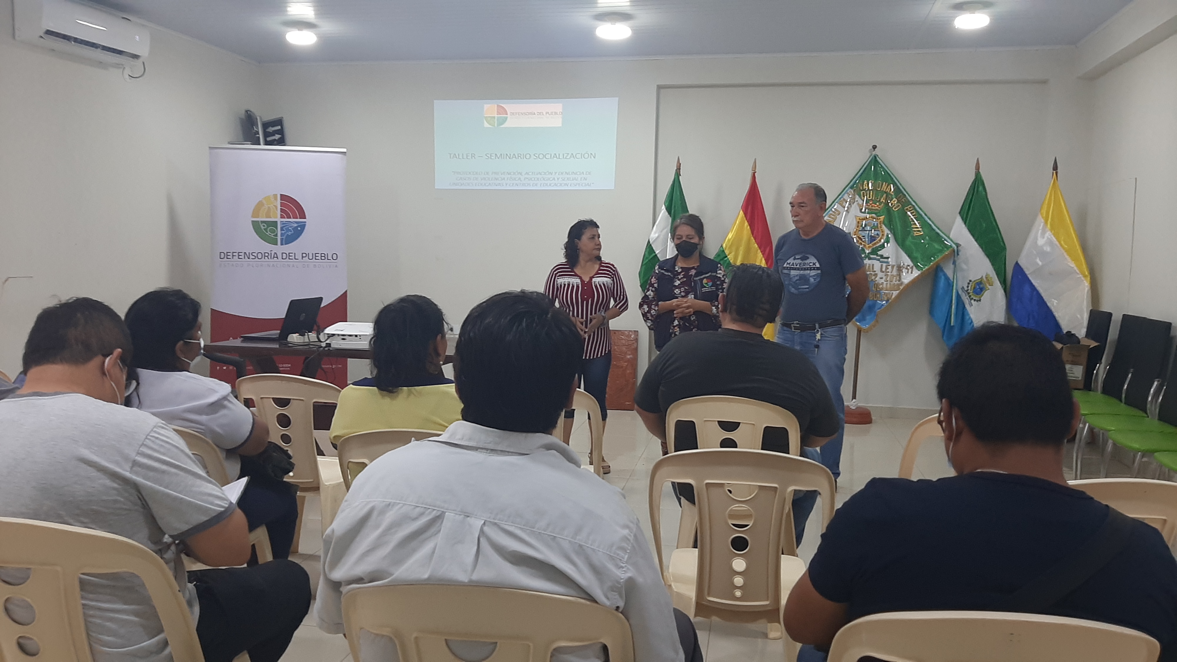 EN PUERTO QUIJARRO LA DEFENSORÍA DEL PUEBLO SOCIALIZA EL PROTOCOLO DE PREVENCIÓN, ACTUACIÓN Y DENUNCIA DE CASOS DE VIOLENCIA FÍSICA, PSICOLÓGICA Y SEXUAL EN UNIDADES EDUCATIVAS Y CENTROS DE EDUCACIÓN ESPECIAL