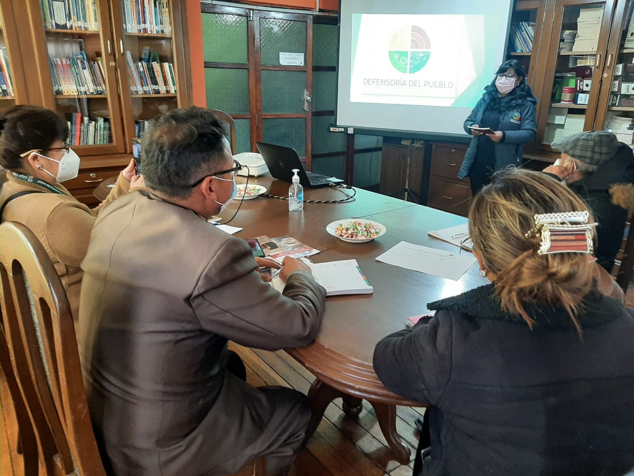 DELEGACIÓN DEFENSORIAL DE POTOSÍ SOCIALIZA INFORME DEFENSORIAL SOBRE COMPLEMENTO NUTRICIONAL CARMELO A INSTITUCIONES DEL ESTADO