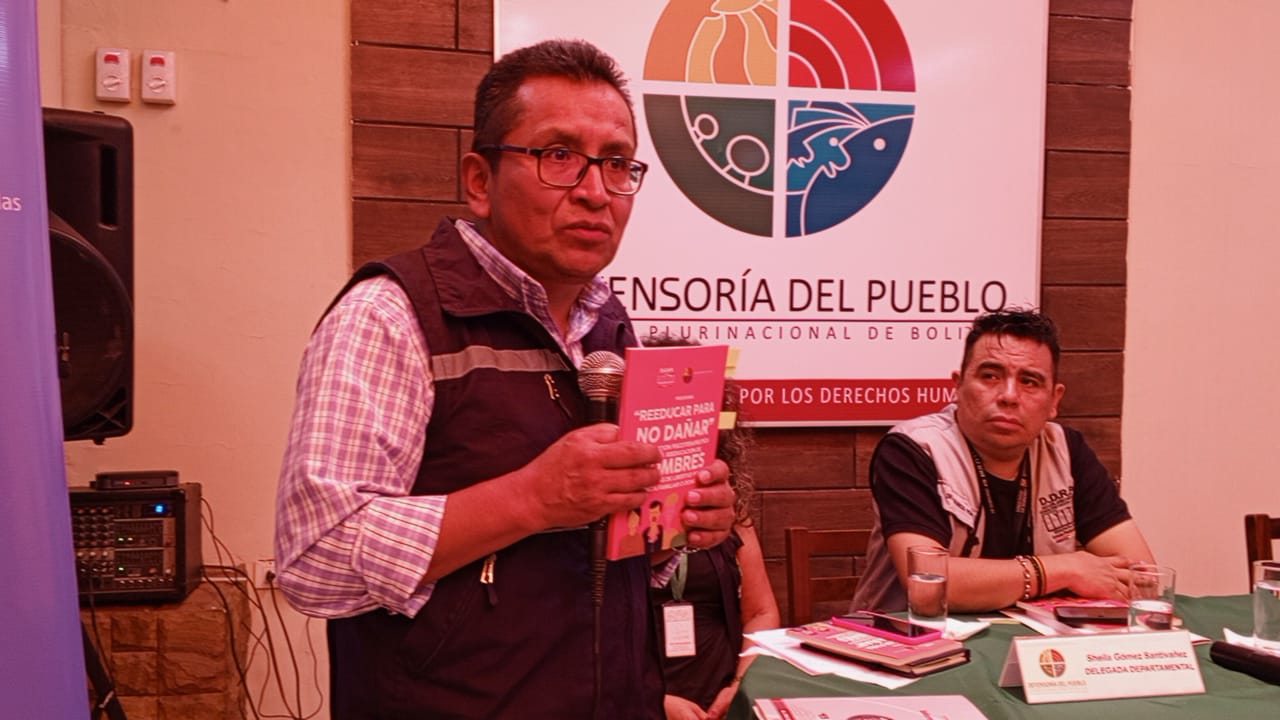 Defensor del Pueblo socializa el programa “Reeducar para no dañar” con autoridades de Santa Cruz y privados de libertad en Palmasola