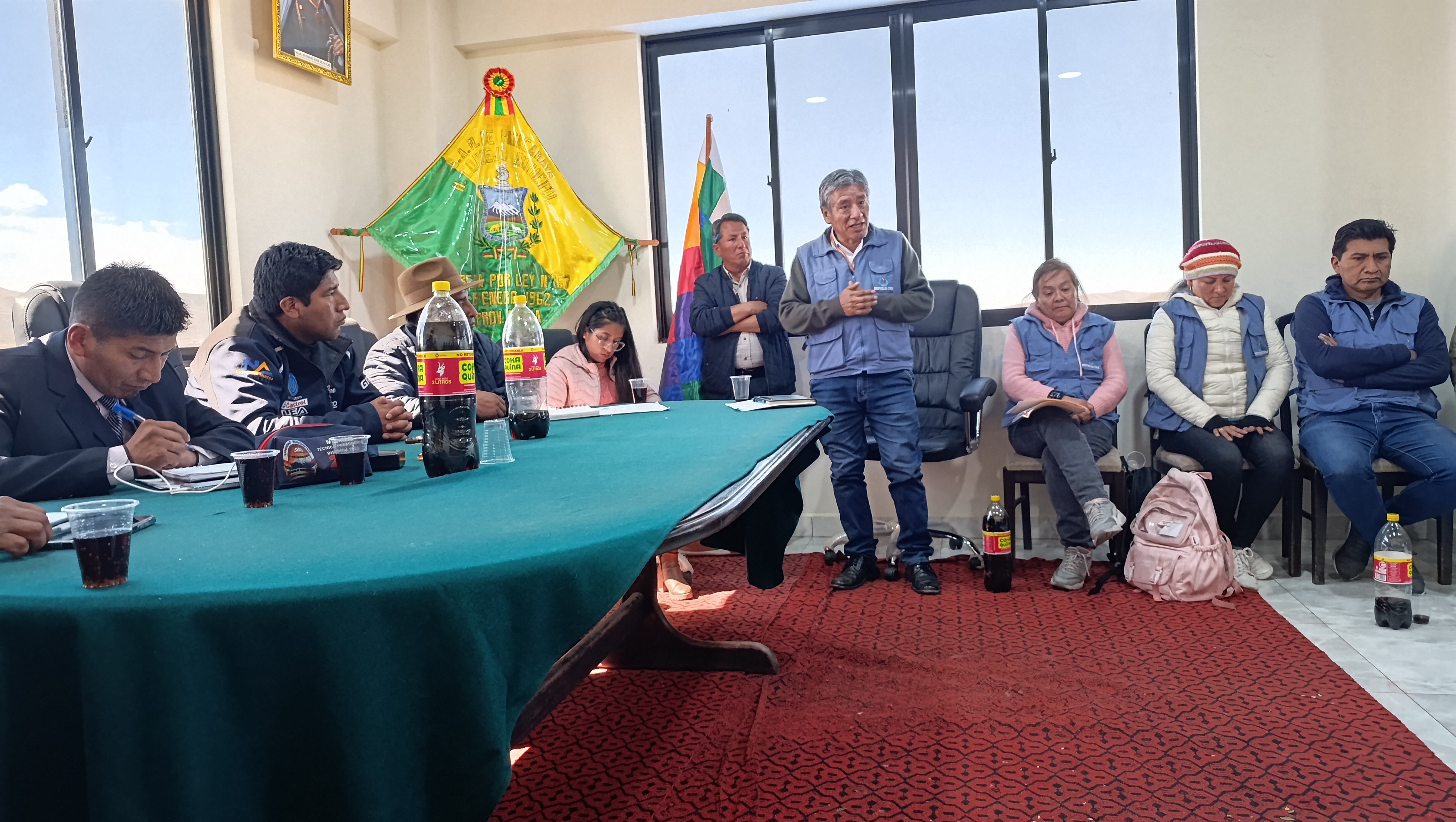 DEFENSORÍA DEL PUEBLO MEDIA EN DIÁLOGO ENTRE LA ALCALDÍA Y COMUNIDADES DEL MUNICIPIO DE PATACAMAYA PARA LA EJECUCIÓN DE OBRAS CIVILES