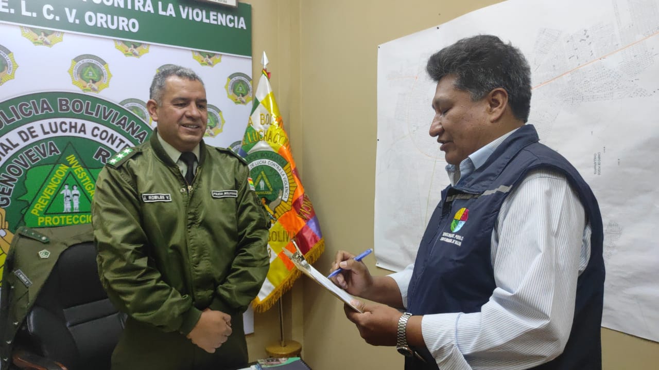 EN ORURO, DEFENSORÍA DEL PUEBLO REALIZA VERIFICATIVOS EN LA FUERZA ESPECIAL DE LUCHA CONTRA LA VIOLENCIA PARA ESTABLECER EL ESTADO SITUACIONAL