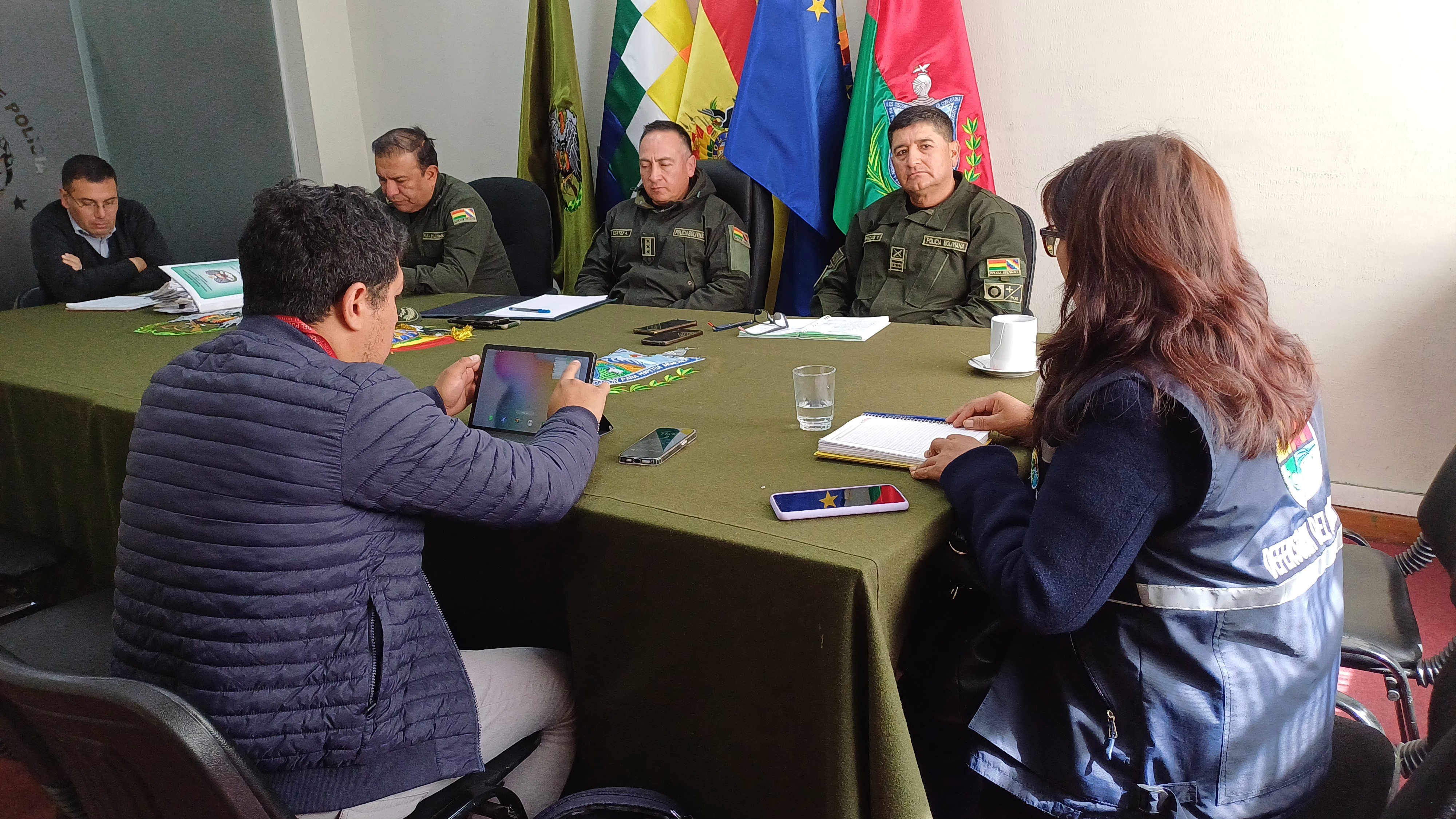 La Paz: Defensoría del Pueblo acordó una comunicación continua con el Comando de la Policía con el fin de facilitar la investigación sobre vulneración de derechos humanos