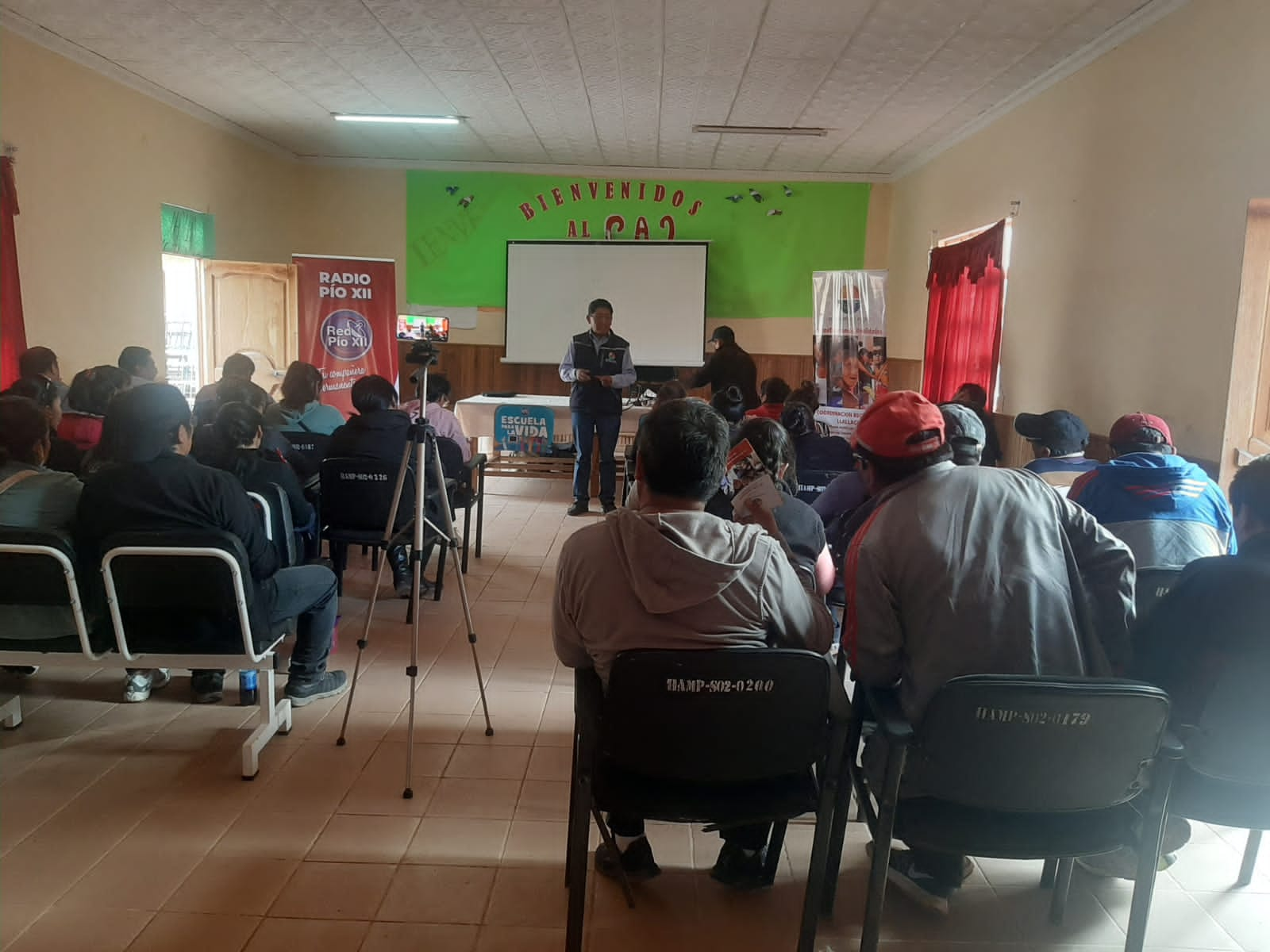 LA DEFENSORÍA DEL PUEBLO, SOCIALIZA NORMAS DEFENSORIALES CON PADRES DE FAMILIA DEL MUNICIPIO DE POCOATA, POTOSÍ.