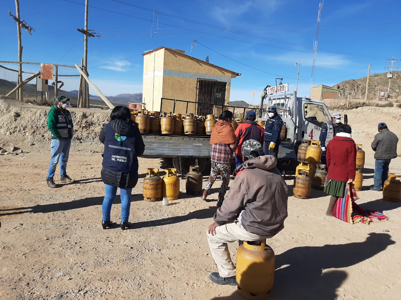 GESTIÓN DE LA DEFENSORÍA DEL PUEBLO GARANTIZA DISTRIBUCIÓN DE GAS LICUADO A MUJERES GUARDAS DEL CERRO RICO