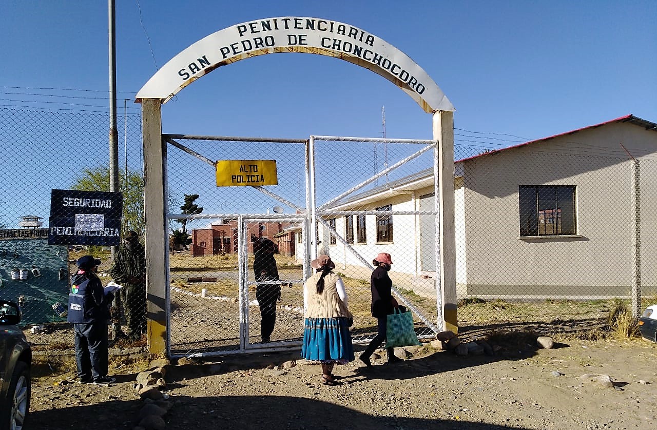 Verificación defensorial evidencia ingreso de visitas en el penal de Chonchocoro por el Día del Privado de Libertad