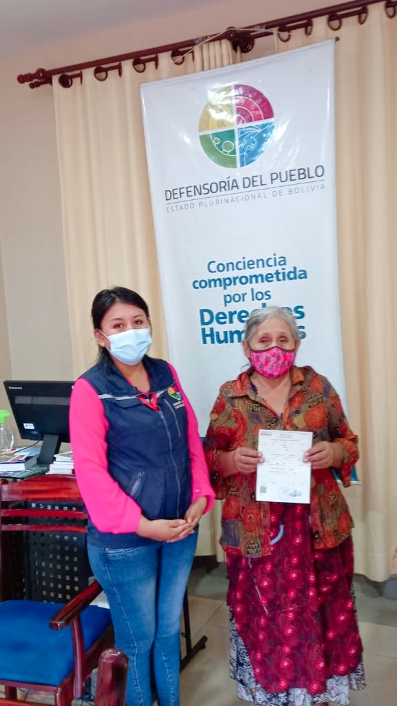 La Defensoría del Pueblo logra que una persona adulta mayor obtenga su primer Certificado de Nacimiento Electrónico, después de peregrinar 20 Años