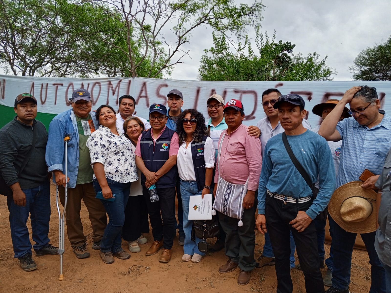 TRAS EL INFORME DEFENSORIAL SOBRE SERVIDUMBRE Y EMPATRONAMIENTO EN LA COMUNIDAD ‘LA TUNITA’, INDÍGENAS GUARANÍS RECIBEN DOTACIÓN DE TIERRAS